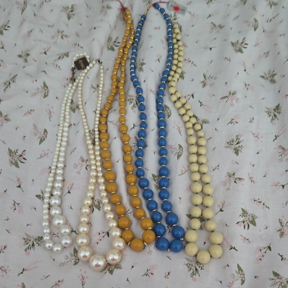 Faux Pearl Beaded Necklaces - Picture 2 of 9